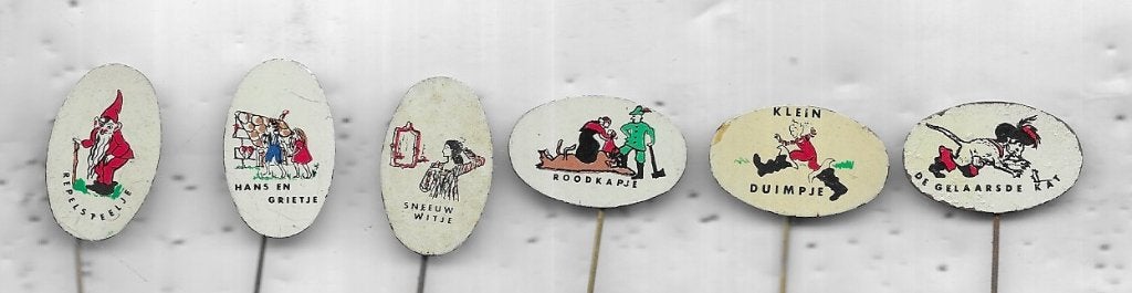 6 SPROOKJES SPELDEN UIT 1 SERIE COMPLEET, Ophalen of Verzenden, Gebruikt, Overige onderwerpen, Speldje of Pin