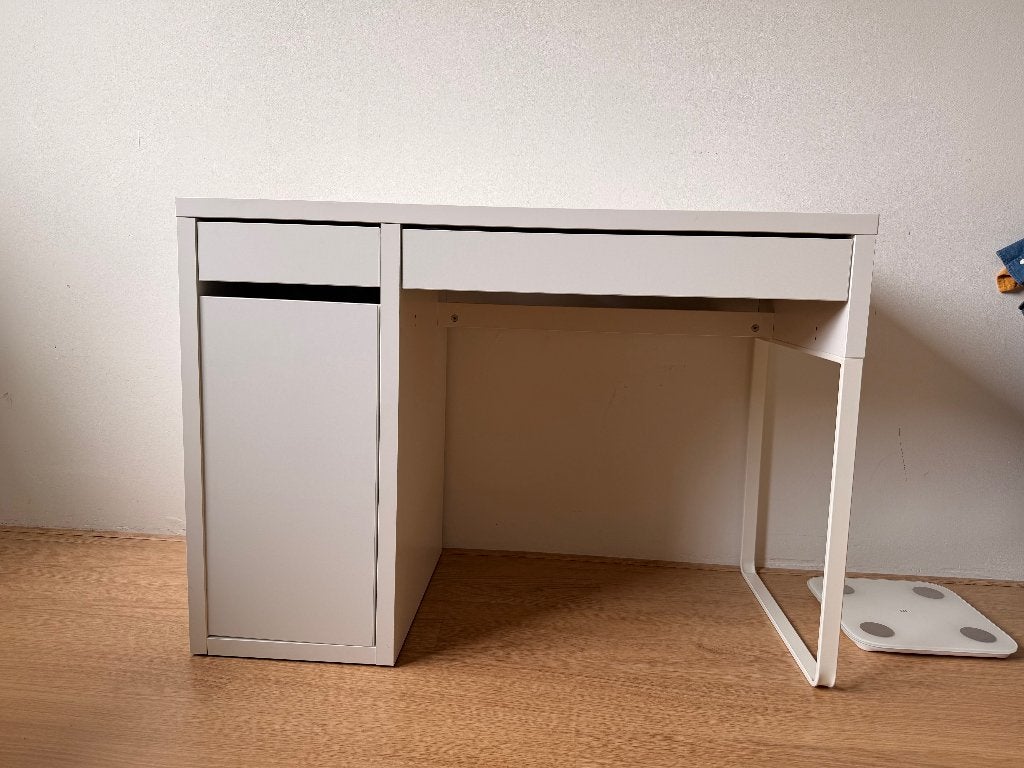 ikea desk, Ophalen, 105 cm, Spaanplaat of MDF, 50 cm