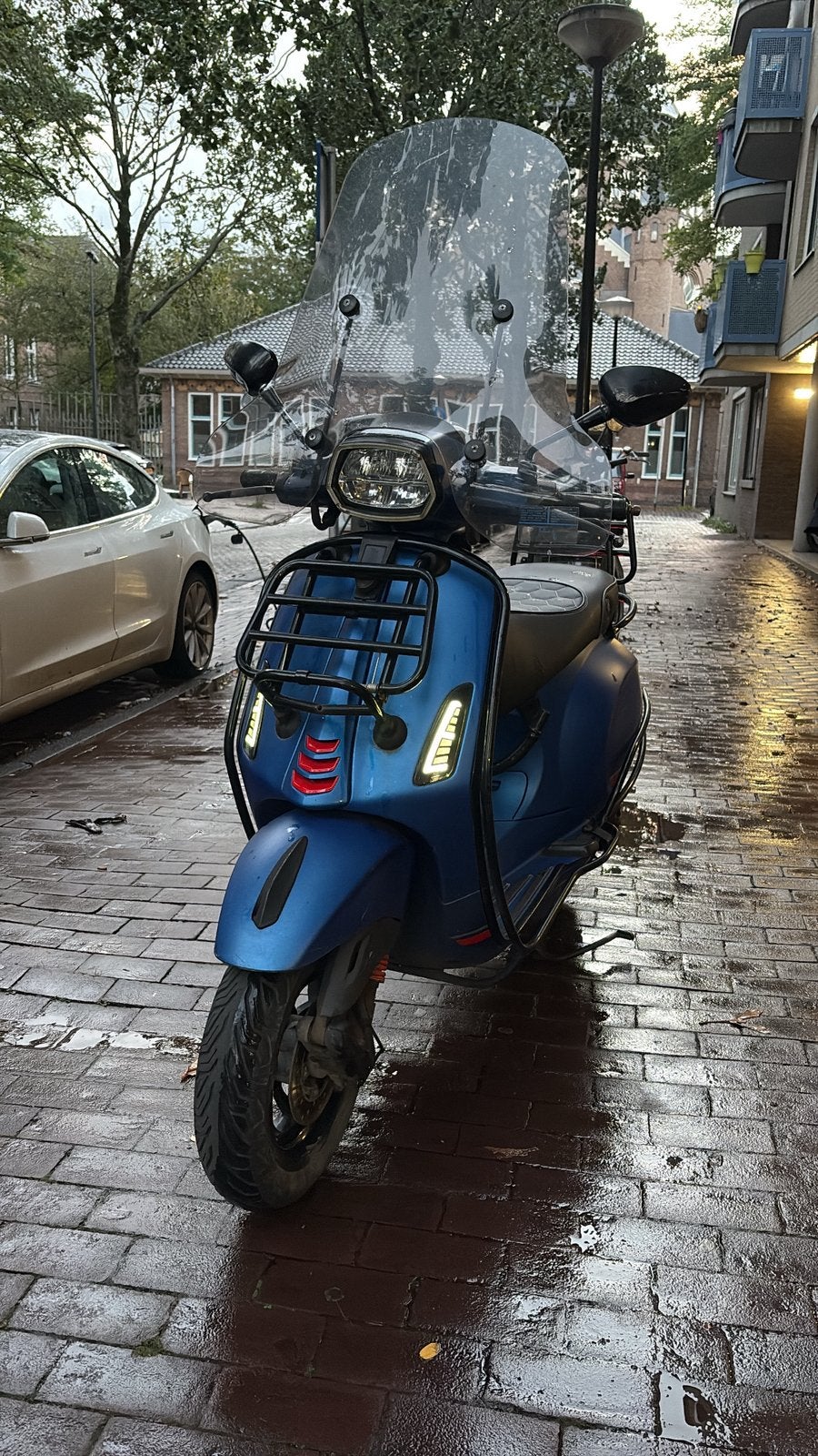Titel: Vespa Sprint 2021 Blauw– Veel accessoires, Fietsen en Brommers, Ophalen, Maximaal 45 km/u, Vespa S, Zo goed als nieuw