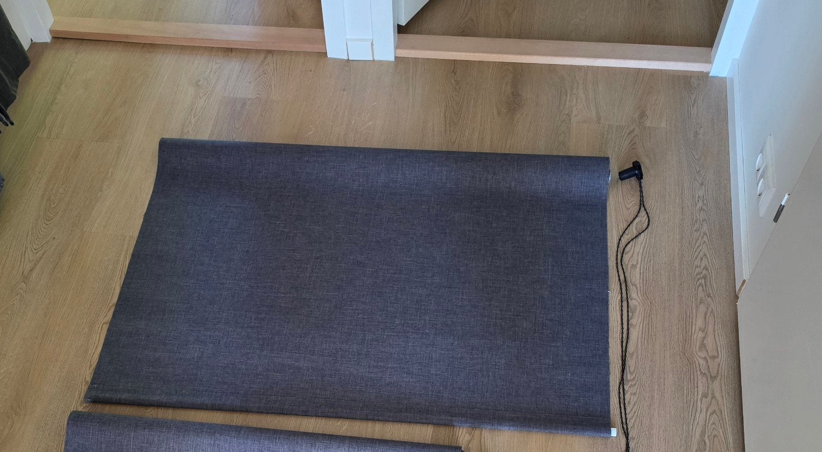 Donkergrijze rolgordijn verduisterend B110 L190, Huis en Inrichting, Stoffering | Gordijnen en Lamellen, Zo goed als nieuw, Rolgordijn