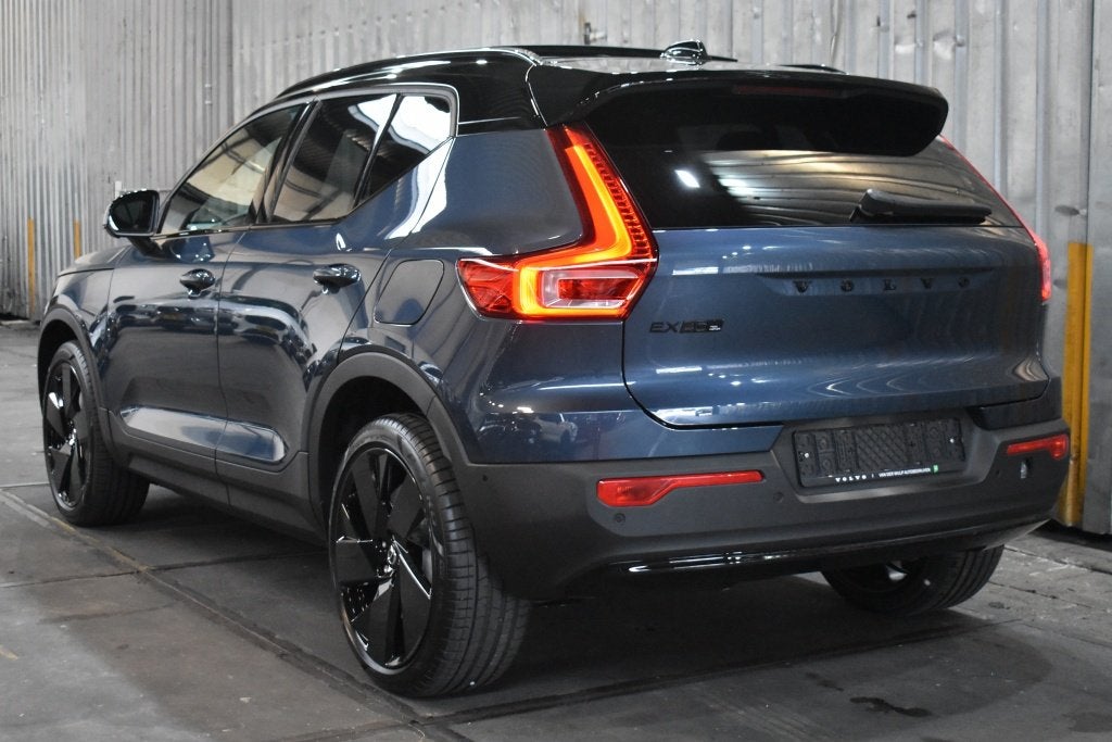 Volvo EX40 [ DVVS ] Twin Motor AWD Ultra Europa Black Editio, Auto's, Automaat, 0 cilinders, Blauw, Vierwielaandrijving