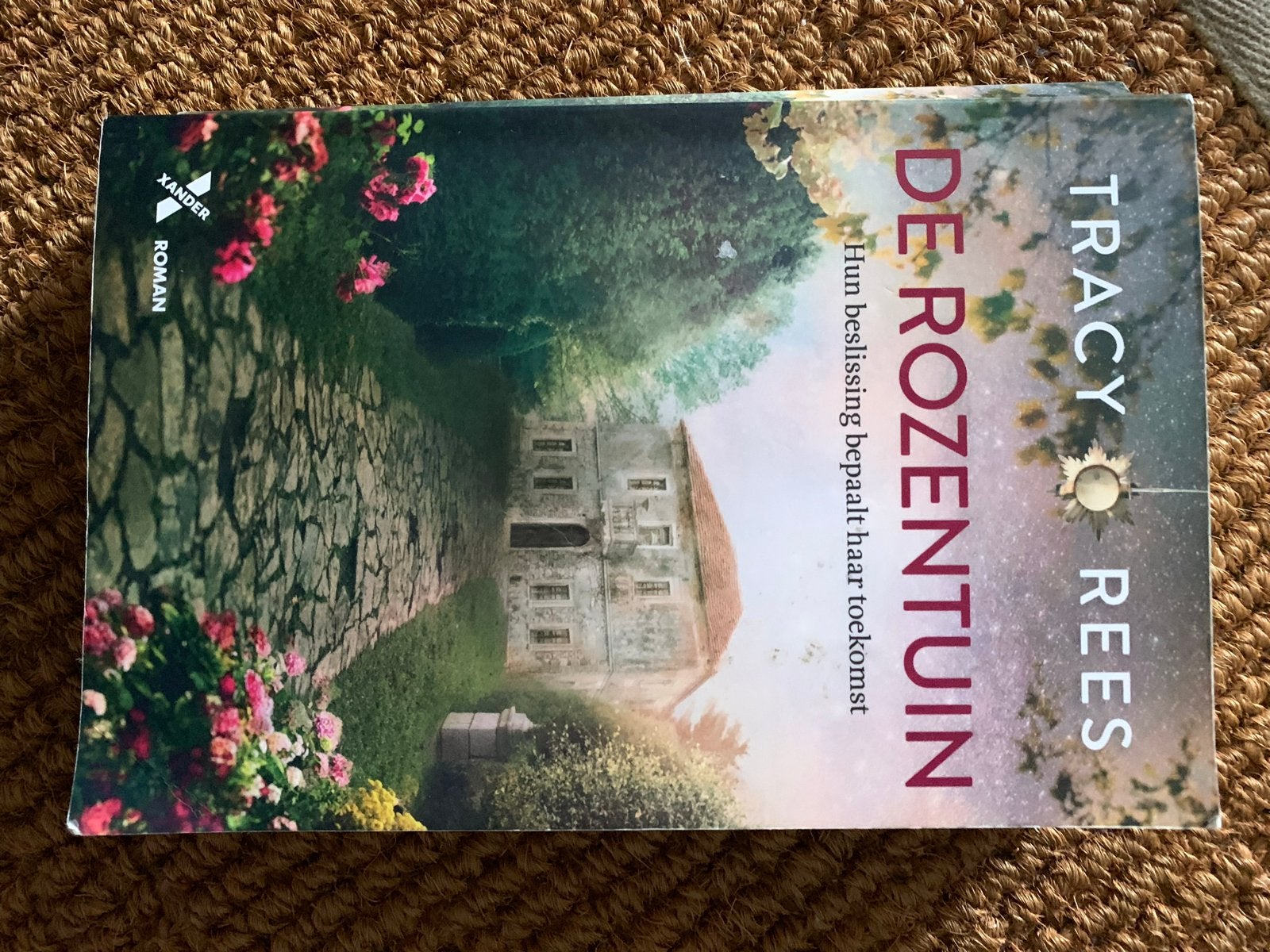 De Rozentuin - Tracy Rees (Roman), Ophalen of Verzenden, Zo goed als nieuw, Europa overig