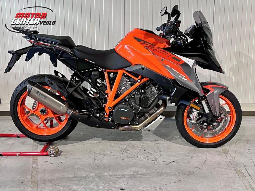 KTM 1290 SUPER DUKE GT (bj 2021 model 2018) 11,742 km, 2 cilinders, KTM, Motorrijbewijs A, Bedrijf