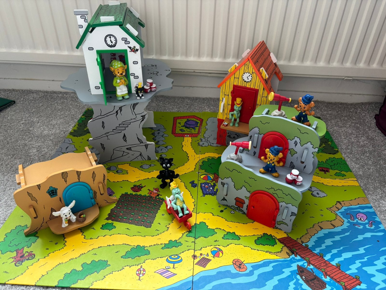 BAMSE HUIZEN MET FIGUREN EN ACCESSOIRES (MICKI), Ophalen of Verzenden, Zo goed als nieuw