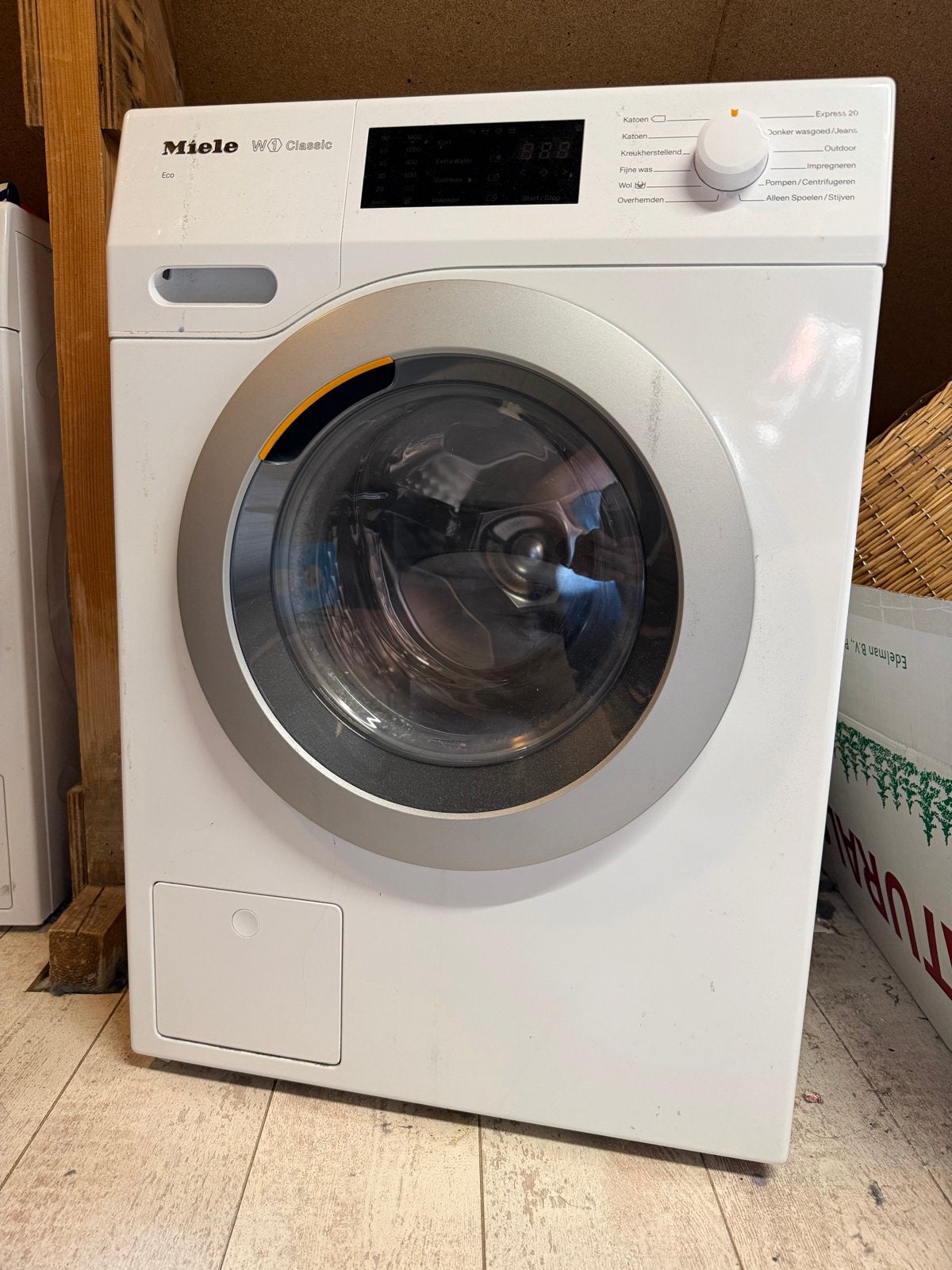 Miele W1 Classic Wasmachine, Witgoed en Apparatuur, Ophalen, Zo goed als nieuw, Voorlader, Kort programma