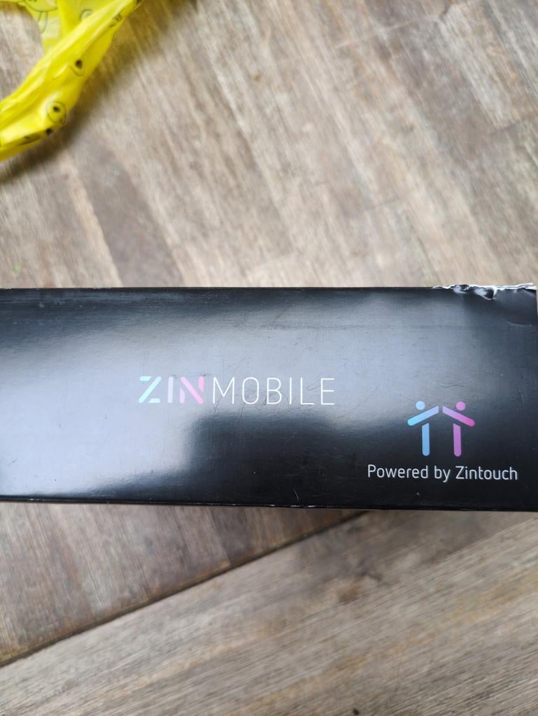 Zinmobile SOS Alarm met Oplaadstation, Overige modellen, Geen camera, Ophalen of Verzenden, Zo goed als nieuw