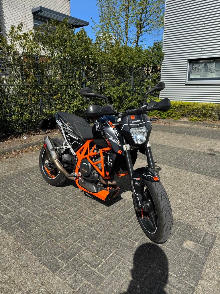 KTM Duke 690 uit 2012 - 1 cilinder Naked Bike, Sportuitlaat, Gebruikt, Particulier, Minimaal motorrijbewijs A2