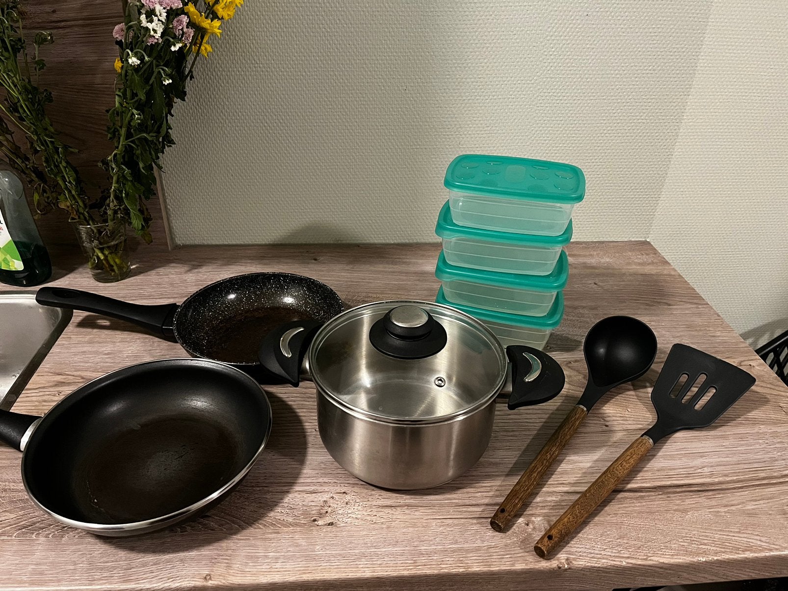 Kitchen Starter Set – Pans, Pot & Food Containers, Ophalen of Verzenden, Zo goed als nieuw, Overige materialen