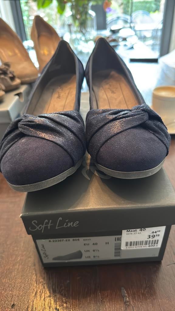 Nieuwe Soft line pumpje met lage sleehak, Ophalen of Verzenden, Nieuw, Blauw
