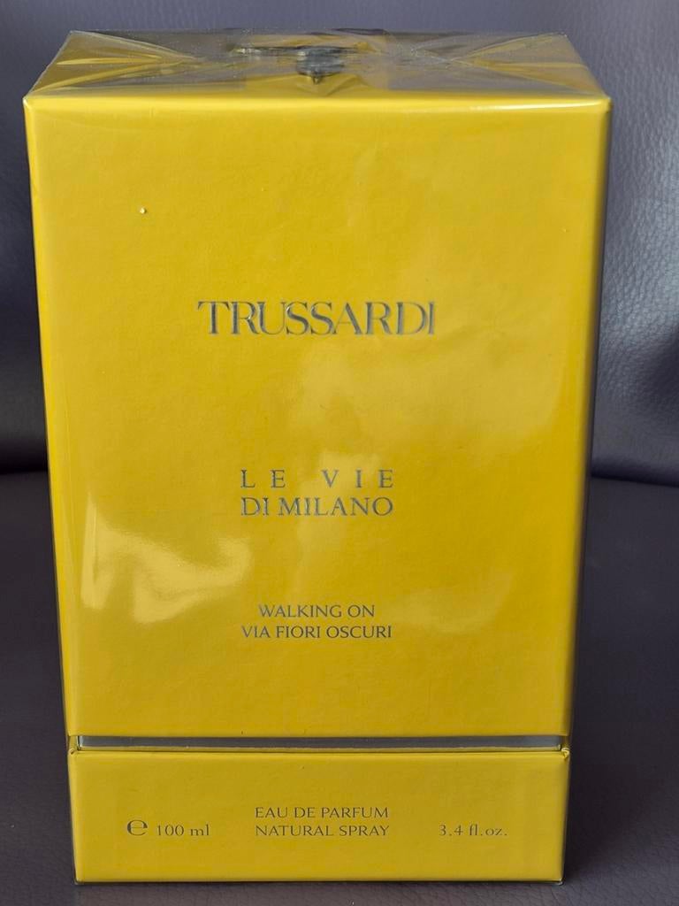 Trussardi Le Vie di Milano Walking on Via Fiori Oscuri, Verzenden, Nieuw