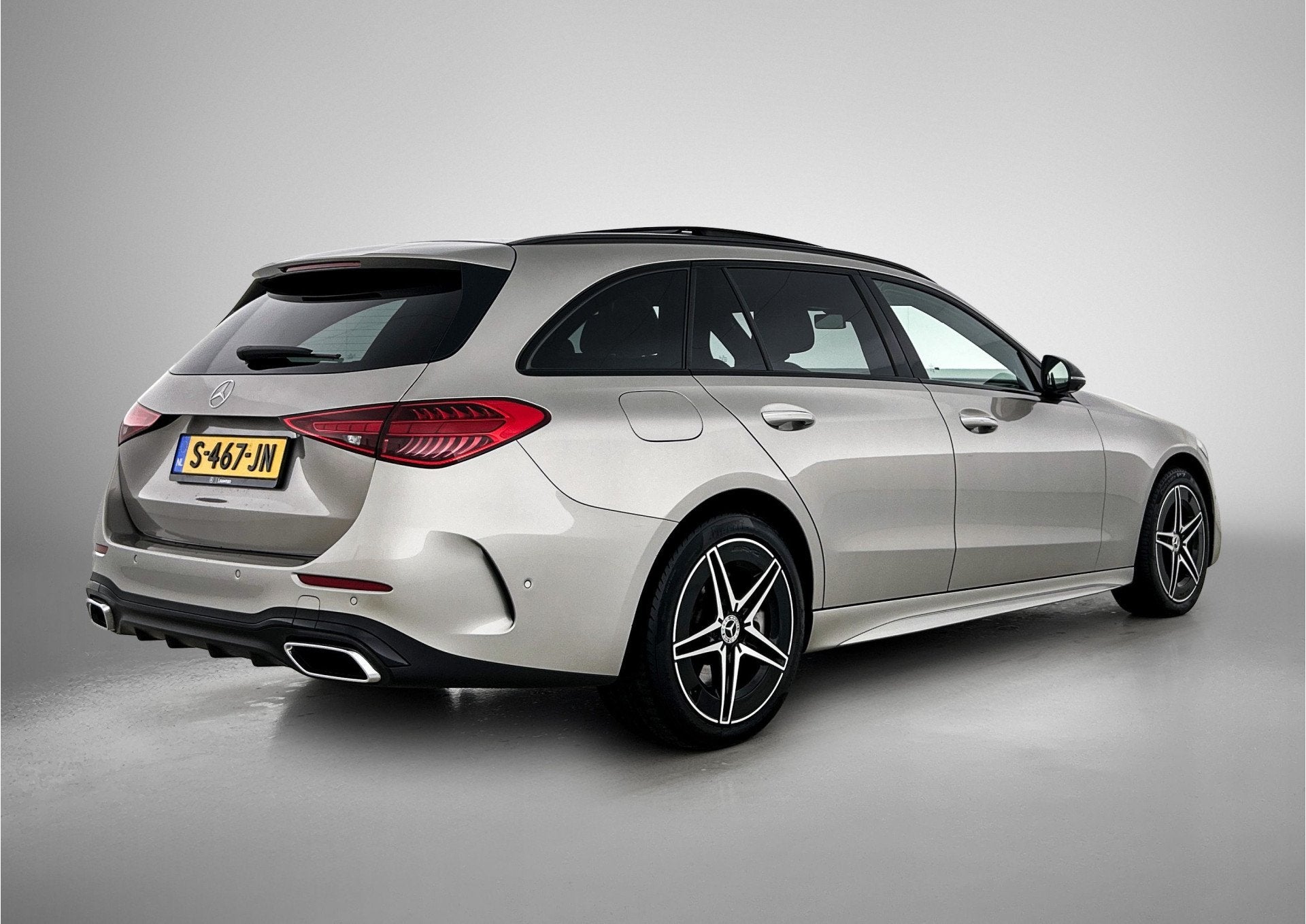 Mercedes-Benz C-Klasse Estate 300 e AMG Line | Panoramadak |, 12 maanden, Achterwielaandrijving, 4 cilinders, 2020 kg
