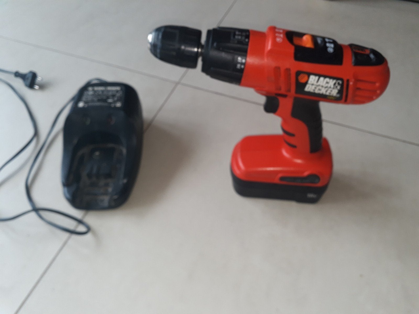 black decker 18v  boormachine schroevendraaier met snellader, Ophalen of Verzenden, Gebruikt, Boormachine