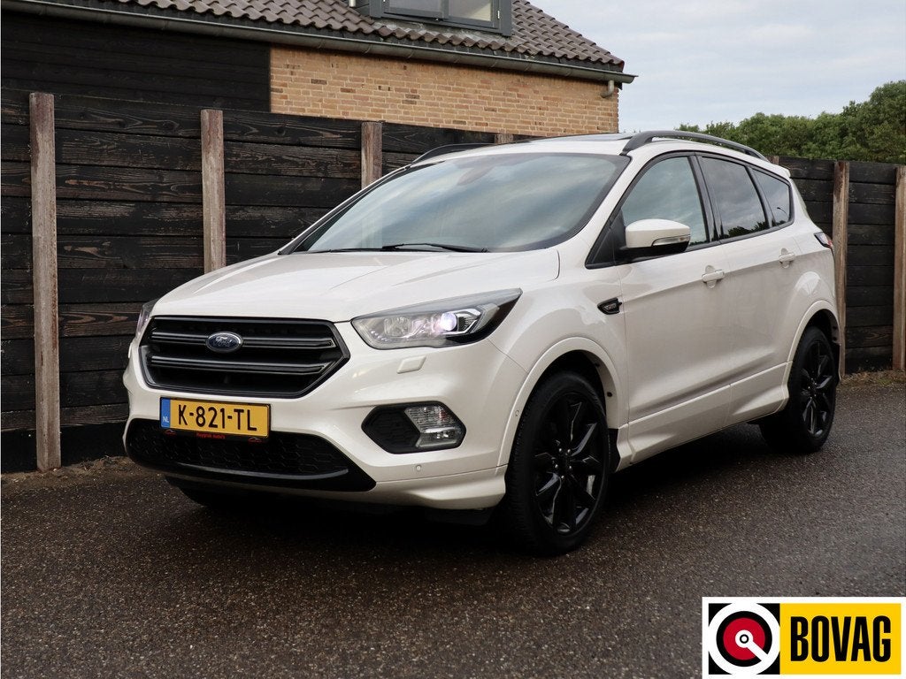 Ford Kuga 1.5 EcoBoost ST Line winterpack (bj 2018), 4 cilinders, Wit, Bedrijf, Handgeschakeld
