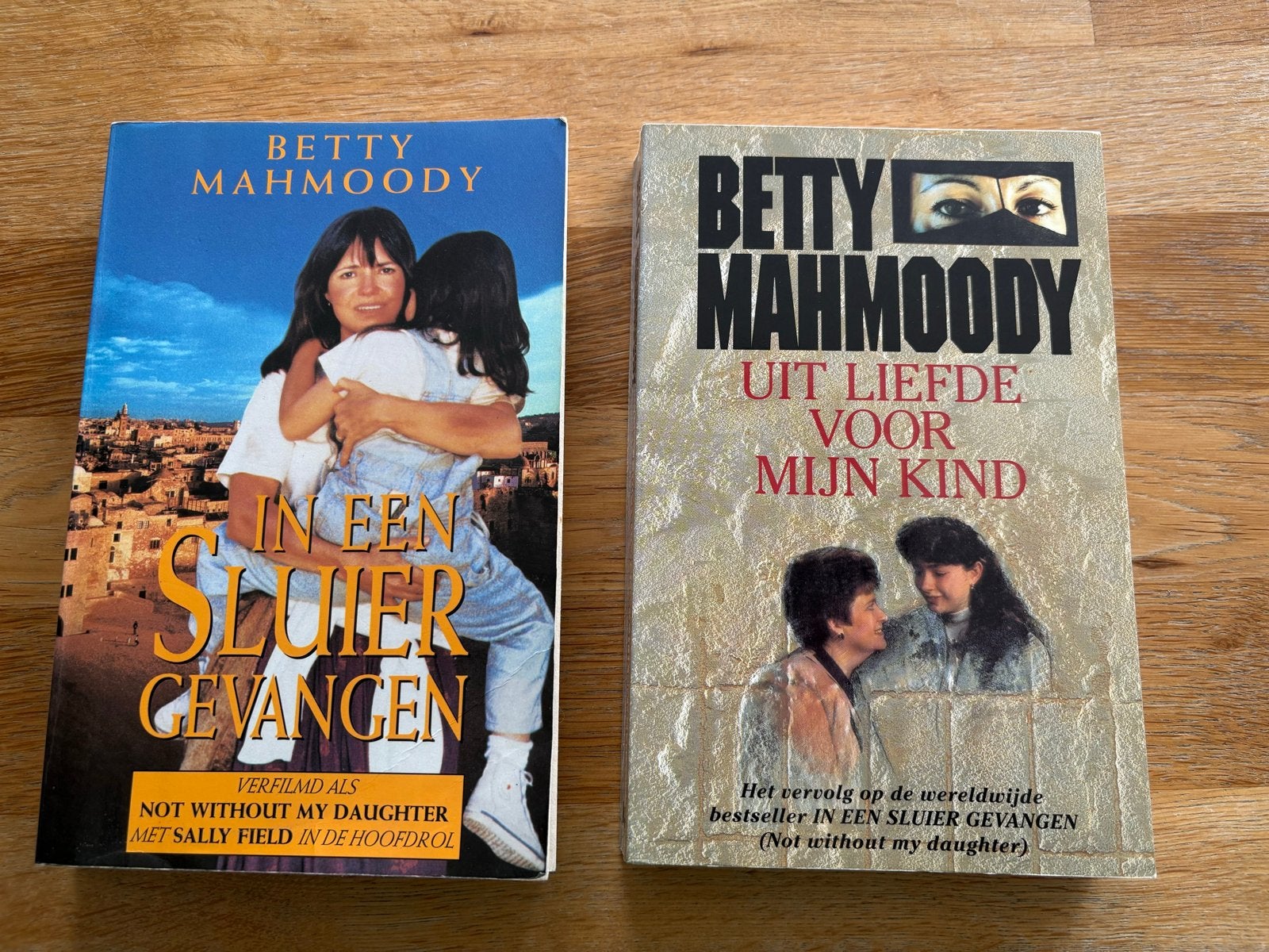Betty Mahmoody: deel 1 en 2, Ophalen of Verzenden, Gelezen