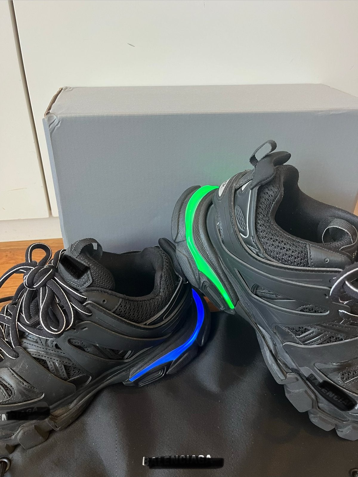 Tracks met LED lights, Kleding | Heren, Zwart, Ophalen of Verzenden, Sneakers of Gympen, Zo goed als nieuw