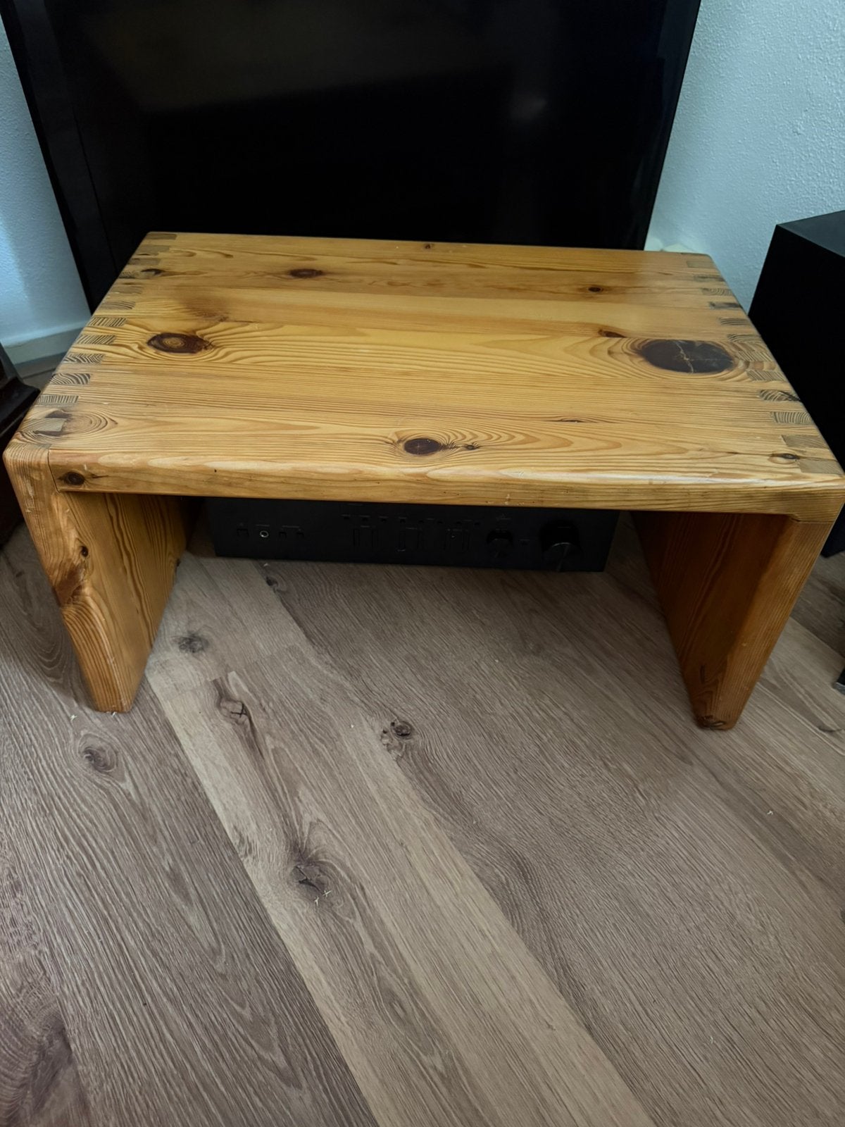 (TV-) kastje / tafeltje van Houtwerk Hattem, Ophalen, Minder dan 45 cm, 55 tot 75 cm, Zo goed als nieuw