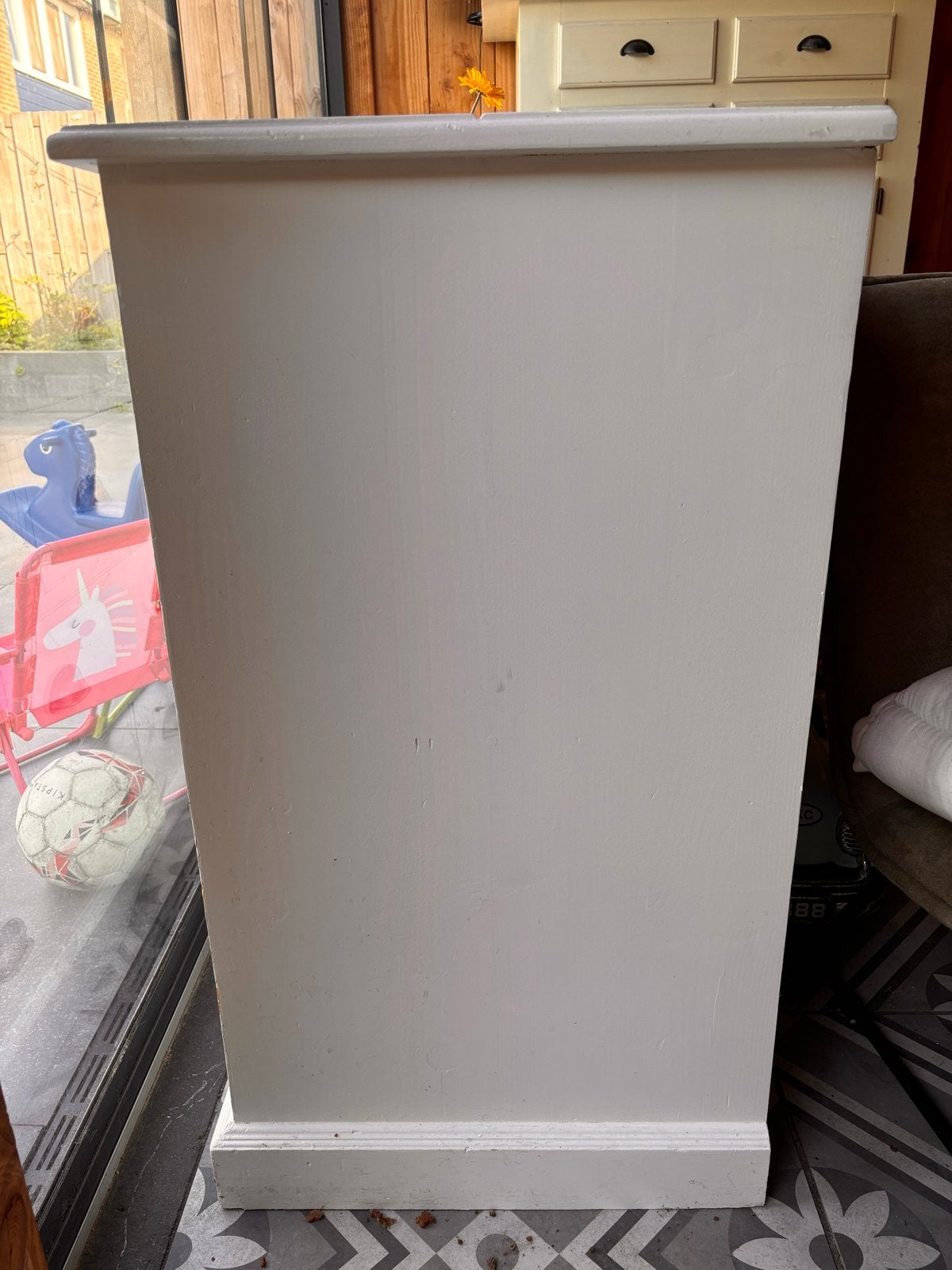 Witte houten ladekast met veel opbergruimte, Huis en Inrichting, Ophalen, Gebruikt, 5 laden of meer, 150 tot 200 cm