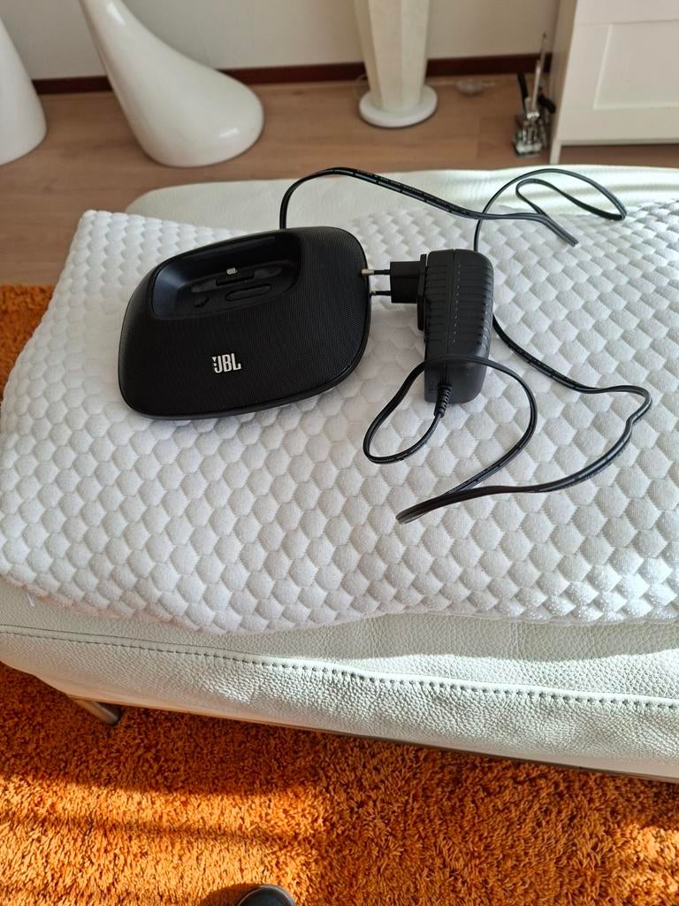 JBL OnBeat Micro speaker dock voor iPhone/iPod - Goede staat, JBL, Overige typen, Ophalen of Verzenden, Zo goed als nieuw