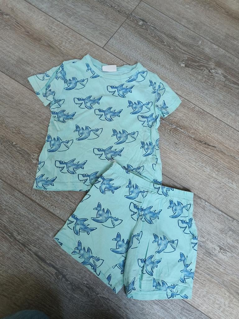 C&A Haaien set korte broek , t shirt  Maat 104, Kinderen en Baby's, Kinderkleding | Maat 104, Gebruikt, C&A, Jongen of Meisje