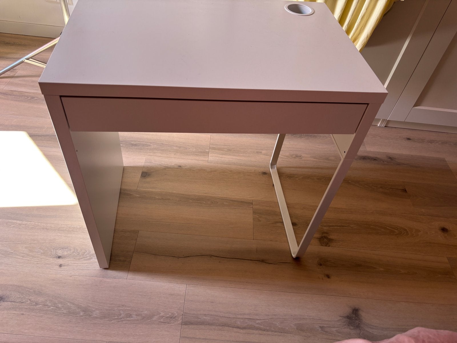 IKEA MICKE Bureau wit, 73x50 cm met lade, Ophalen, Met lades, Spaanplaat of MDF, Zo goed als nieuw