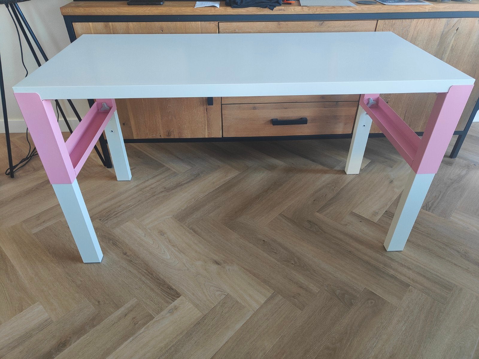 In hoogte verstelbaar bureau/tafel met opbergvakken, Huis en Inrichting, Bureaus, Ophalen, 128 cm, Kinderbureau, In hoogte verstelbaar