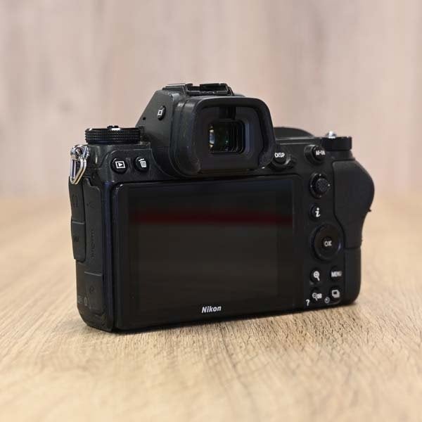 Nikon Z7 Body, Audio, Tv en Foto, Fotocamera's Digitaal, Accu, Info@nikon.nl, Gebruikt, Amstelveen