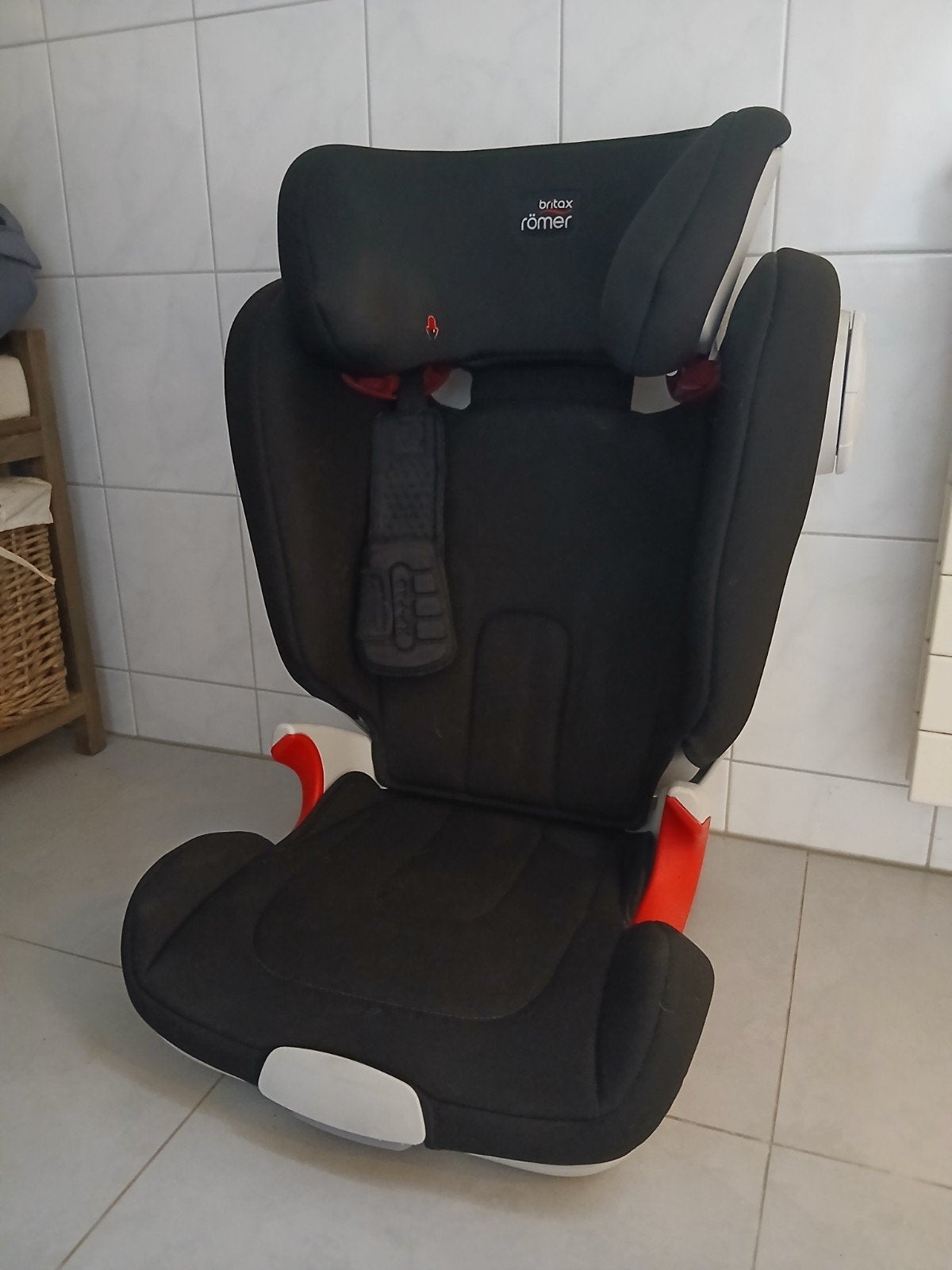 Britax Römer autostoel - Zwart/Rood, Kinderen en Baby's, Autostoeltjes, Ophalen, Romer, Autogordel of Isofix, Gebruikt