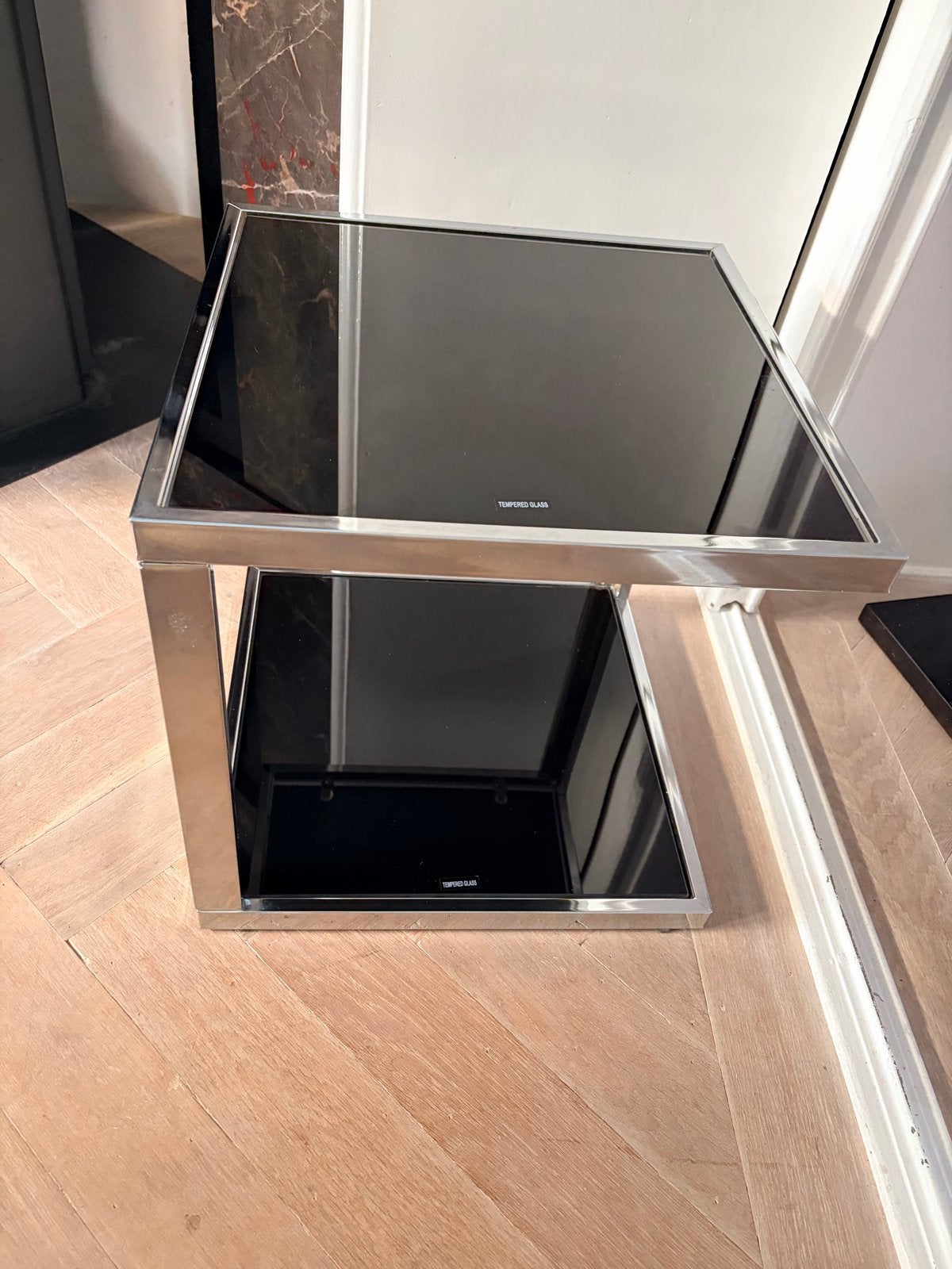 vintage Bijzettafel G- table met Zwart Glas, Huis en Inrichting, Tafels | Bijzettafels, 45 tot 60 cm, Minder dan 55 cm, Metaal of Aluminium