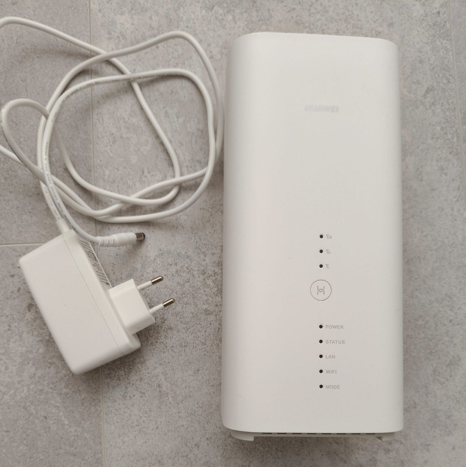 Huawei B818-263 4G LTE Cat19 Router met WiFi, Computers en Software, Routers en Modems, Gebruikt, Router met modem, Ophalen of Verzenden