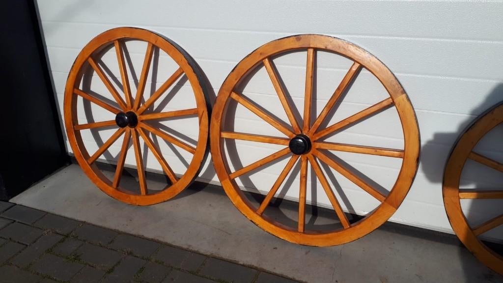 wagenwielen karrewielen koetswielen, Ophalen