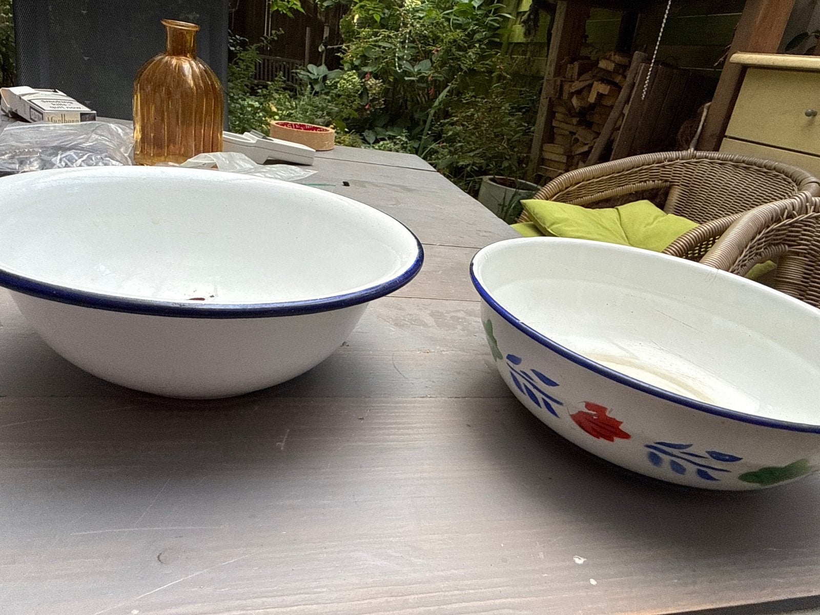 Set van 2 vintage emaille kommen - wit met blauwe rand, Ophalen of Verzenden