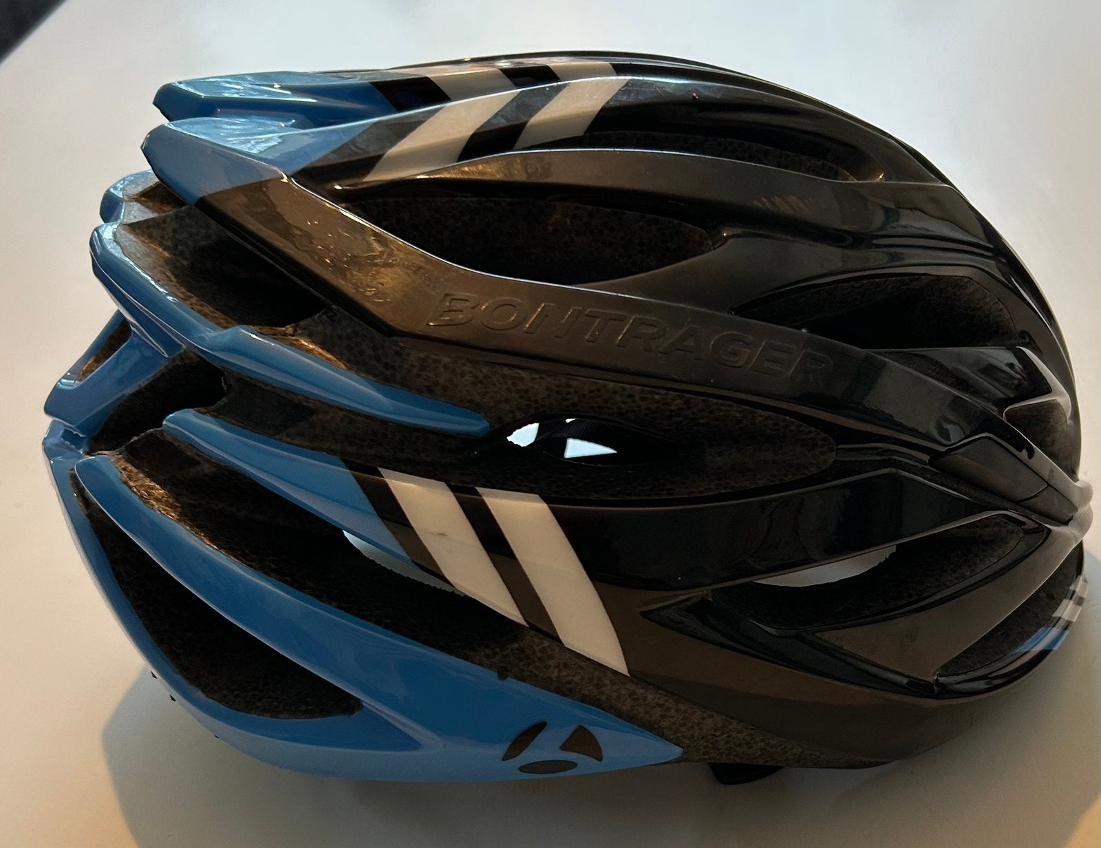 Bontrager helm Circuit blauw/zwart/wit maat L 58-63 cm, Fietsen en Brommers, Fietsaccessoires | Fietshelmen, Ophalen of Verzenden