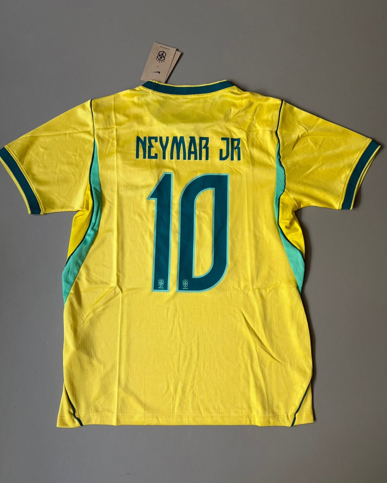 Neymar Brazilië thuisshirt wk 2026, Sport en Fitness, Voetbal, Maat M, Ophalen of Verzenden, Zo goed als nieuw, Shirt