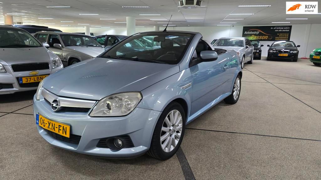 Opel Tigra TwinTop 1.4-16V Sport 103.000dkm! Nap!, Auto's, Opel, Voorwielaandrijving, Gebruikt, 4 cilinders, Cabriolet