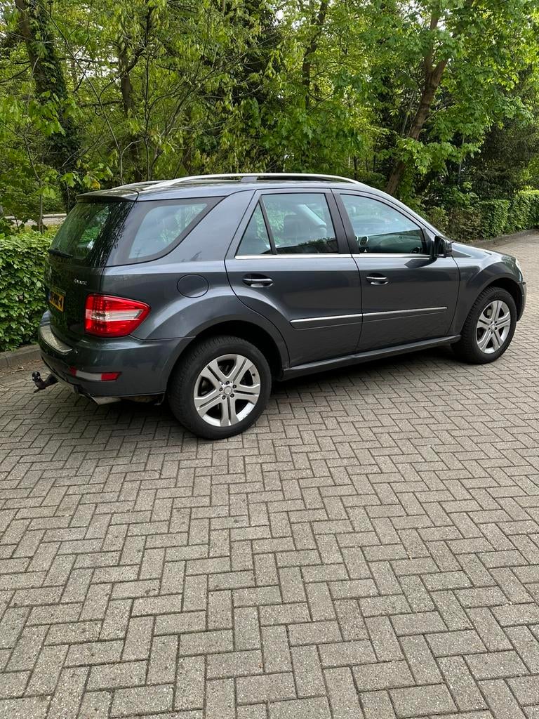 Mercedes-Benz M-Klasse 3.0 CDI Ml350  2011, Auto's, Automaat, Euro 5, Automatische klimaatregeling, Zwart