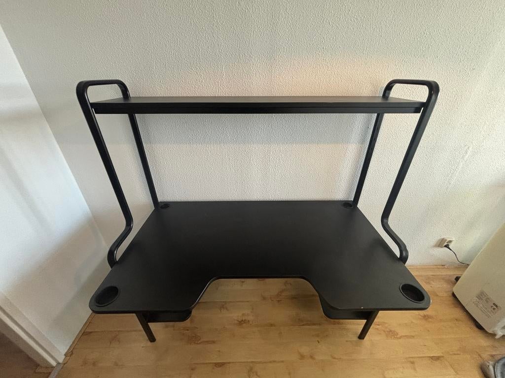 Ikea Fredde Gamebureau – Zwart (140x74x146 cm), Huis en Inrichting, Bureaus, Zwart, Gebruikt, 74 cm, Ophalen of Verzenden