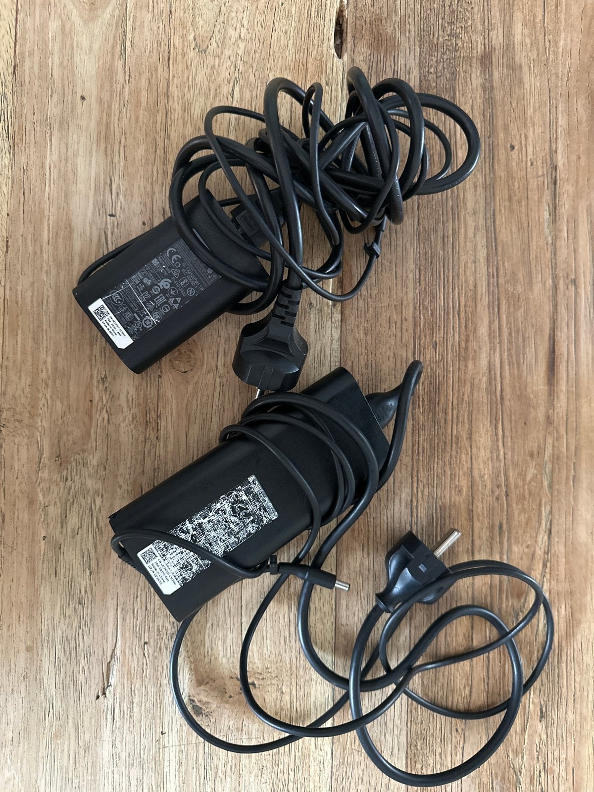 2 Dell XPS/Vostro adapters: 45W en 130W, Ophalen of Verzenden, Gebruikt