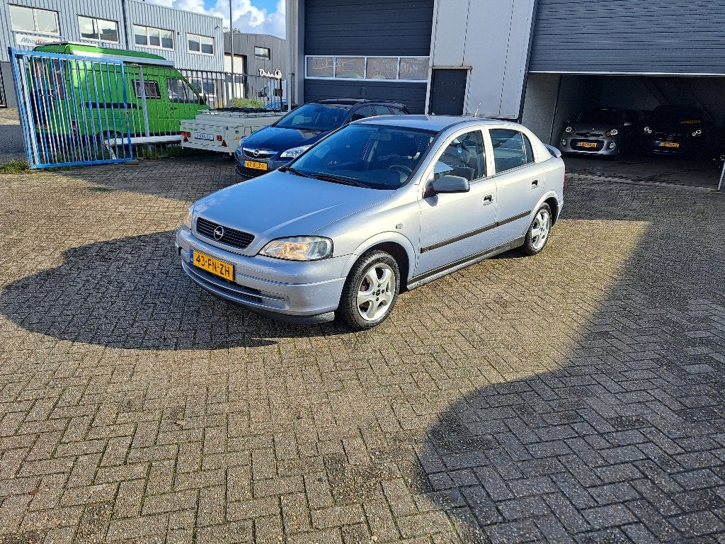 Opel Astra 1.6 I 16V 2000 Grijs, Stof, Zwart, 4 cilinders, 100 pk
