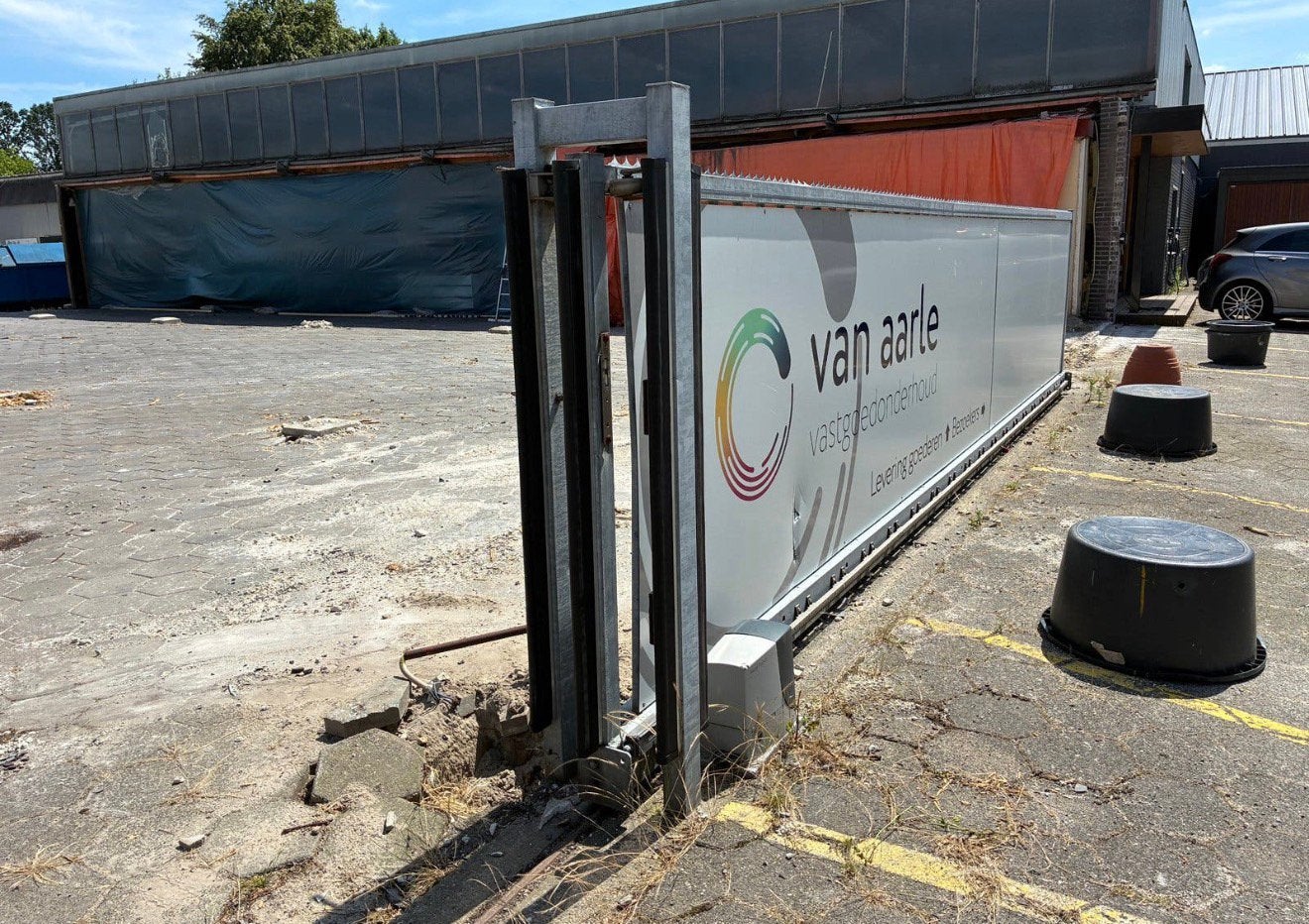 Electrische schuifpoort 6 m doorgang, Ophalen, Met poort, Gebruikt, Spijlenhekwerk