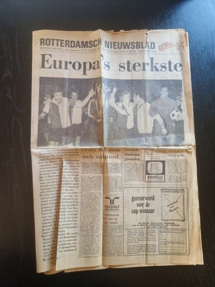 Feyenoord Rotterdams Nieuwsblad 1970 - Historische Krant, Ophalen of Verzenden, Zo goed als nieuw, Sport en Vrije tijd