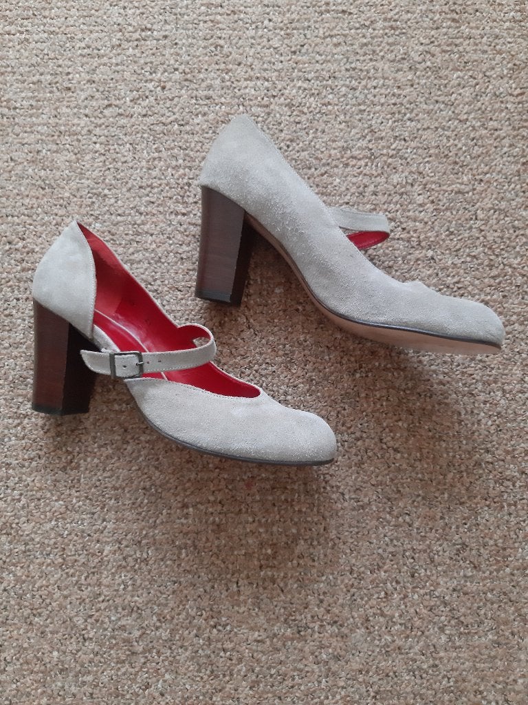 beige suede schoenen Fred de la Bretoniere maat 41, Ophalen, Fred de la Bretoniere, Beige, Zo goed als nieuw