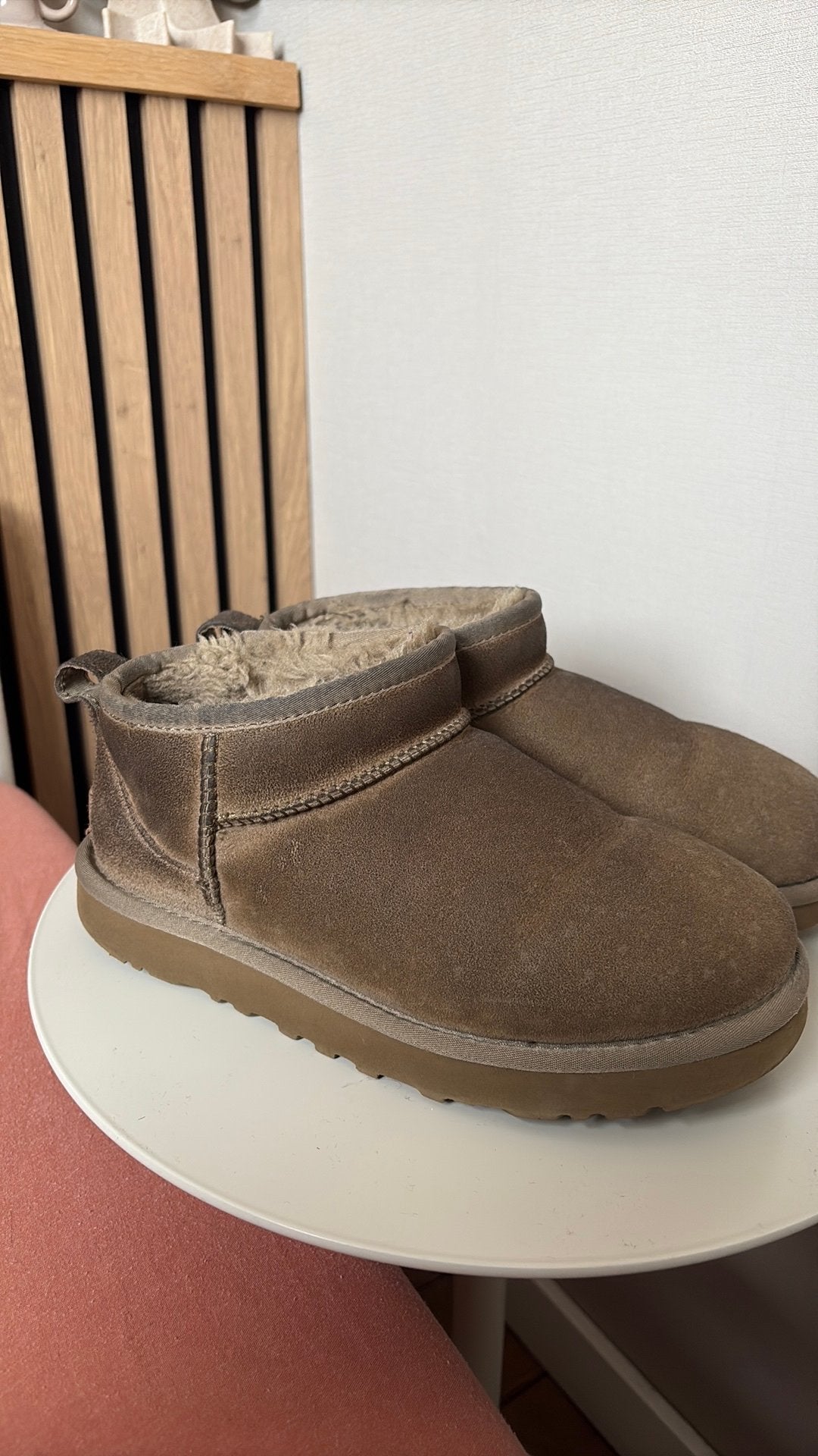 Ugg mini maat 37, Ophalen of Verzenden, Gedragen, Overige kleuren