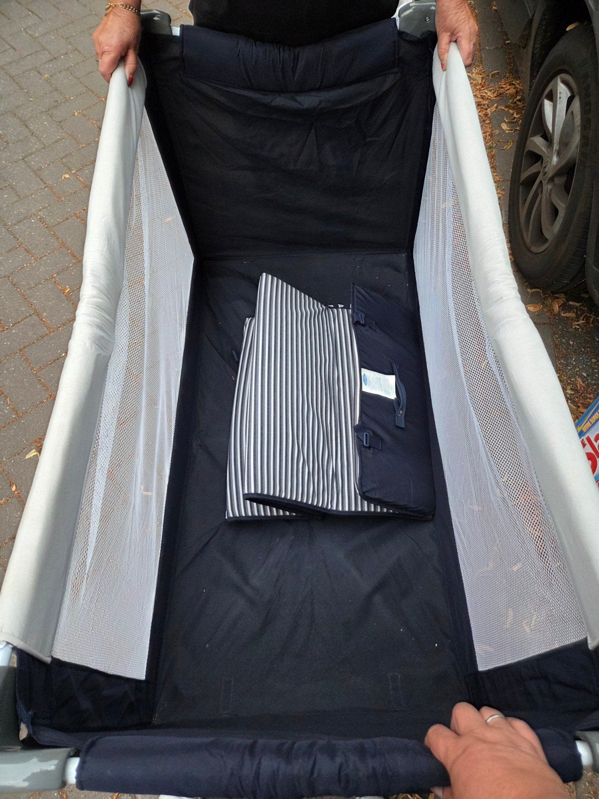 Compact en Handig Reisbedje - Ideaal voor Onderweg, Ophalen of Verzenden, Gebruikt, Rechthoekig