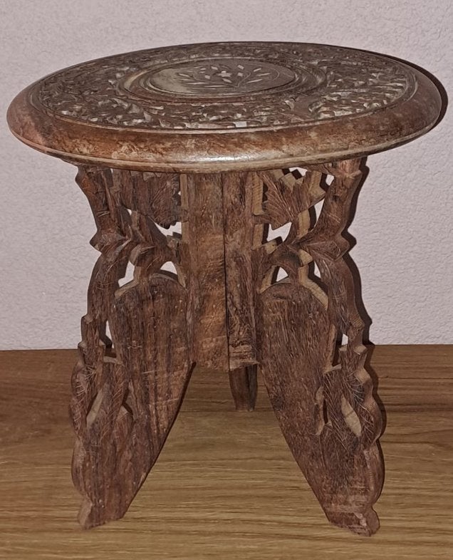 Decoratieve Aziatisch houten bijzettafeltje met inlegwerk, Ophalen of Verzenden