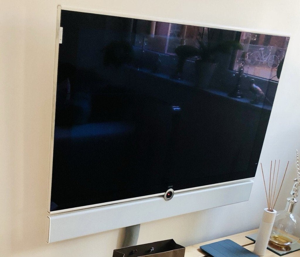 Loewe Individual 40, Zo goed als nieuw, 100 Hz, 100 cm of meer, Ophalen