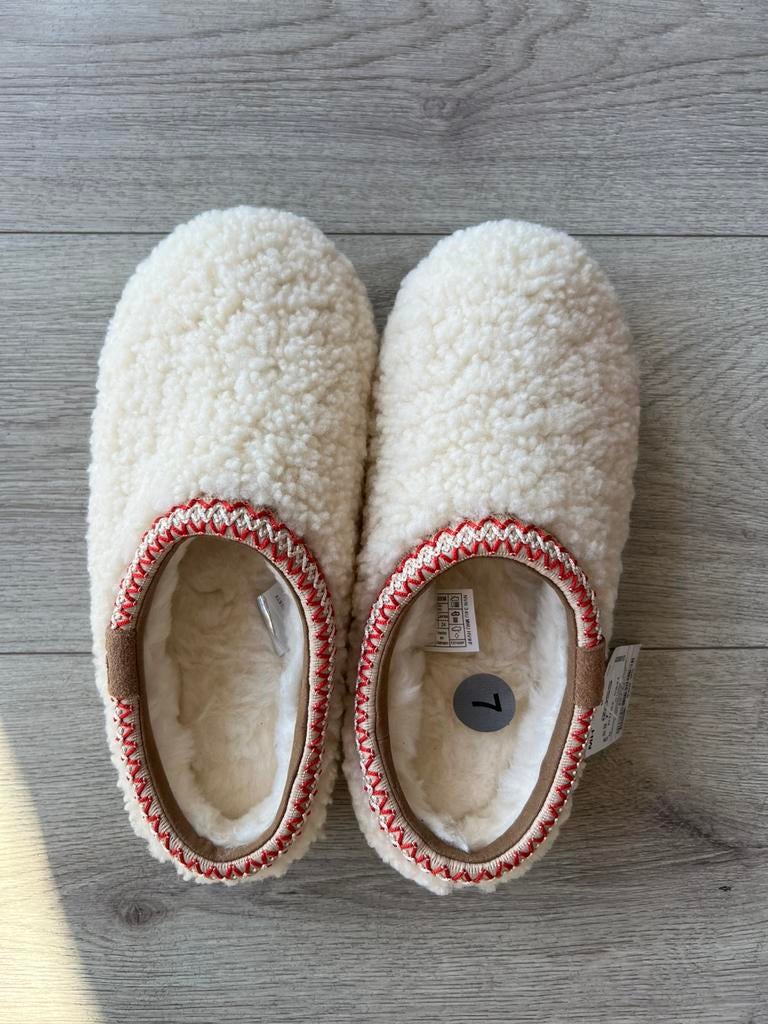 UGG Tasman Maxi Curly pantoffels maat 38, Ophalen of Verzenden, Nieuw, Wit