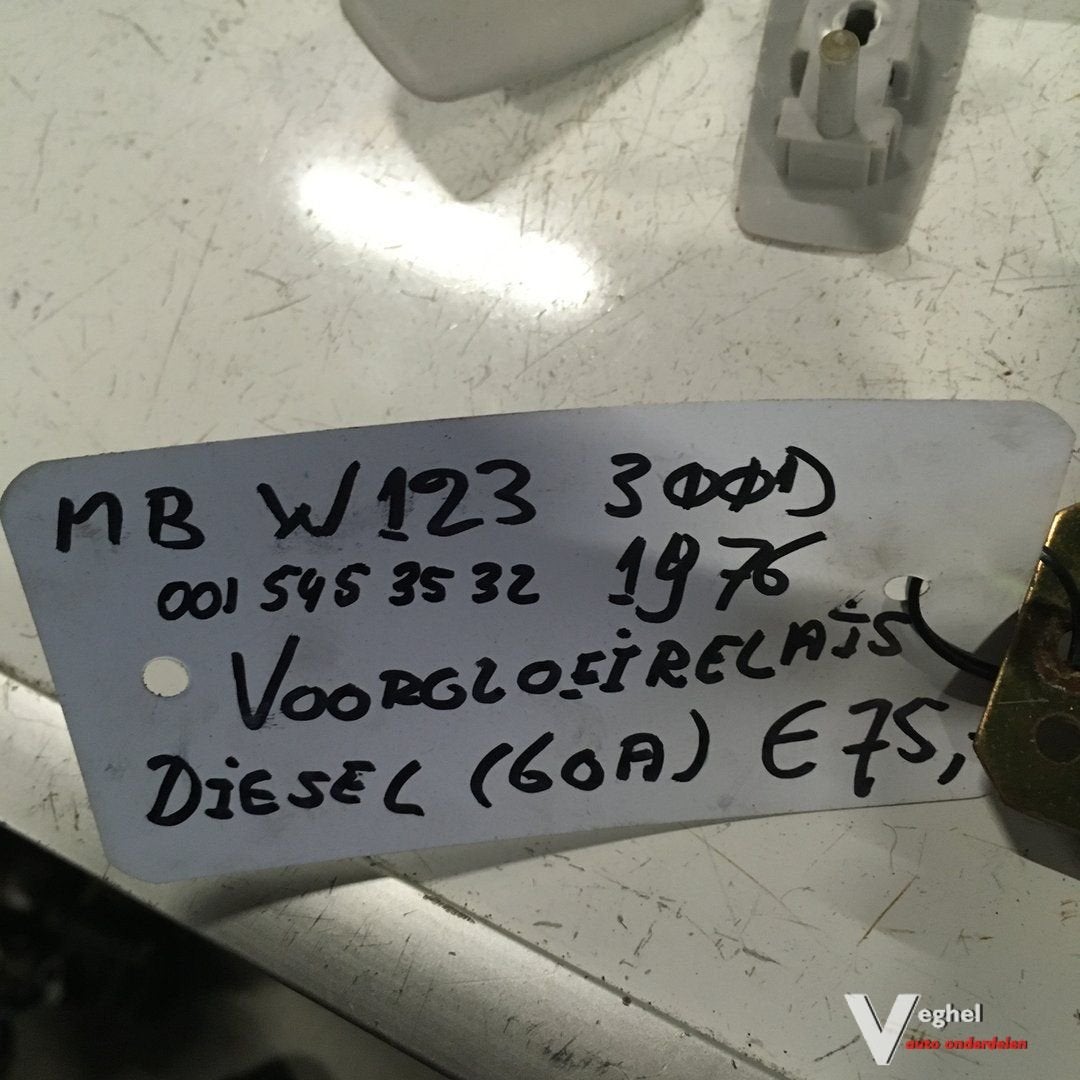 Mercedes W123 300 diesel 1978 Gloeirelais 001 545 3532, Gebruikt, -, -, Ophalen of Verzenden