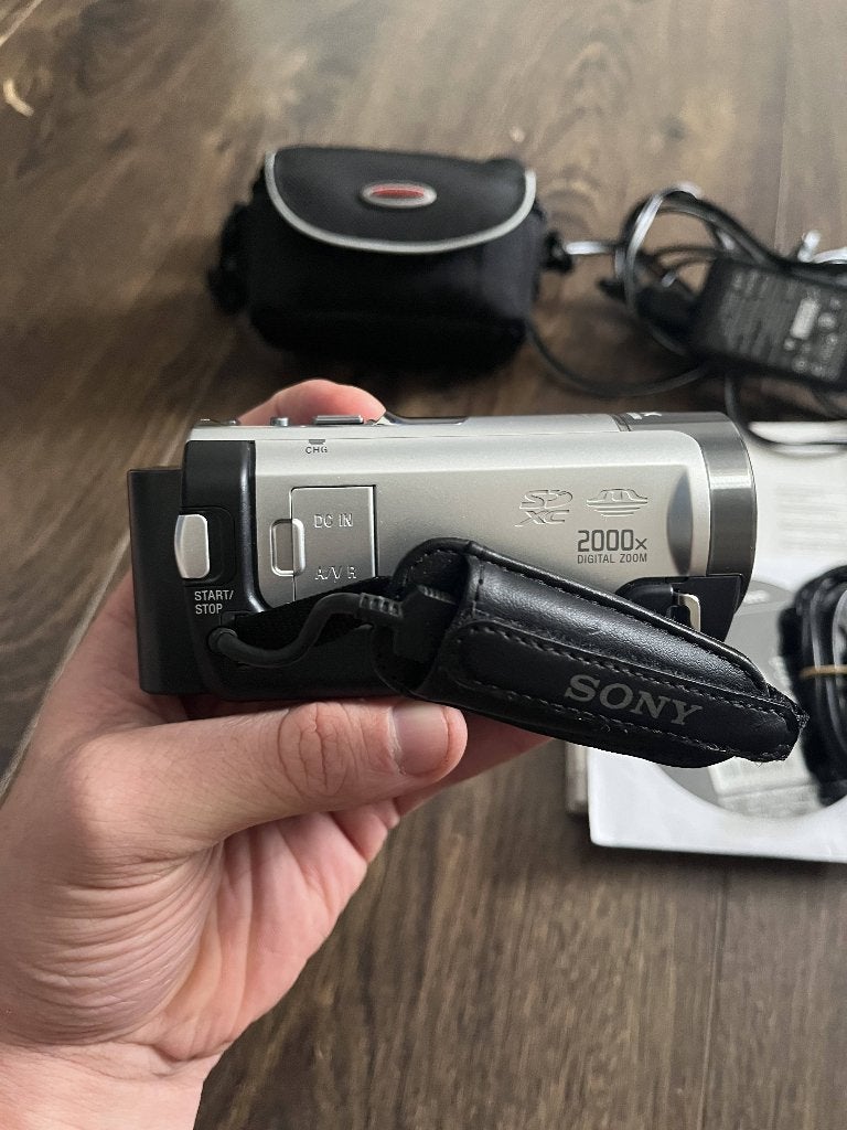 Foto 6 van Sony Handycam DCR-SX85E 16GB compleet + doos, lader en tas