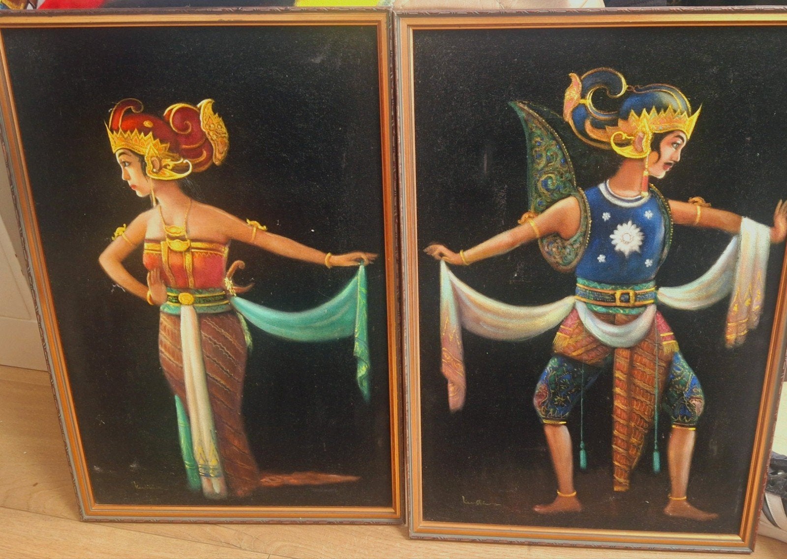 Handgeschilderde Javaanse / Balinese Dansers op Zwart Fluwee, Ophalen of Verzenden, Gemengde techniek, Figuren