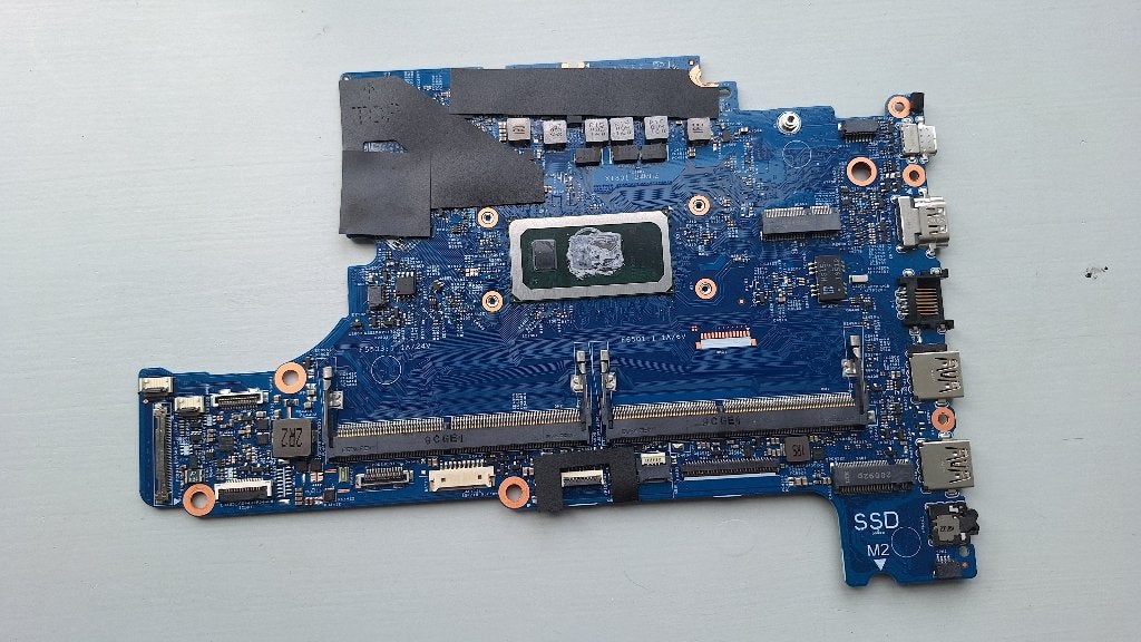 Dell Latitude 3500 Moederbord, Intel i5 8e Generatie, Computers en Software, Moederborden, Gebruikt, Intel, DDR4, Ophalen of Verzenden